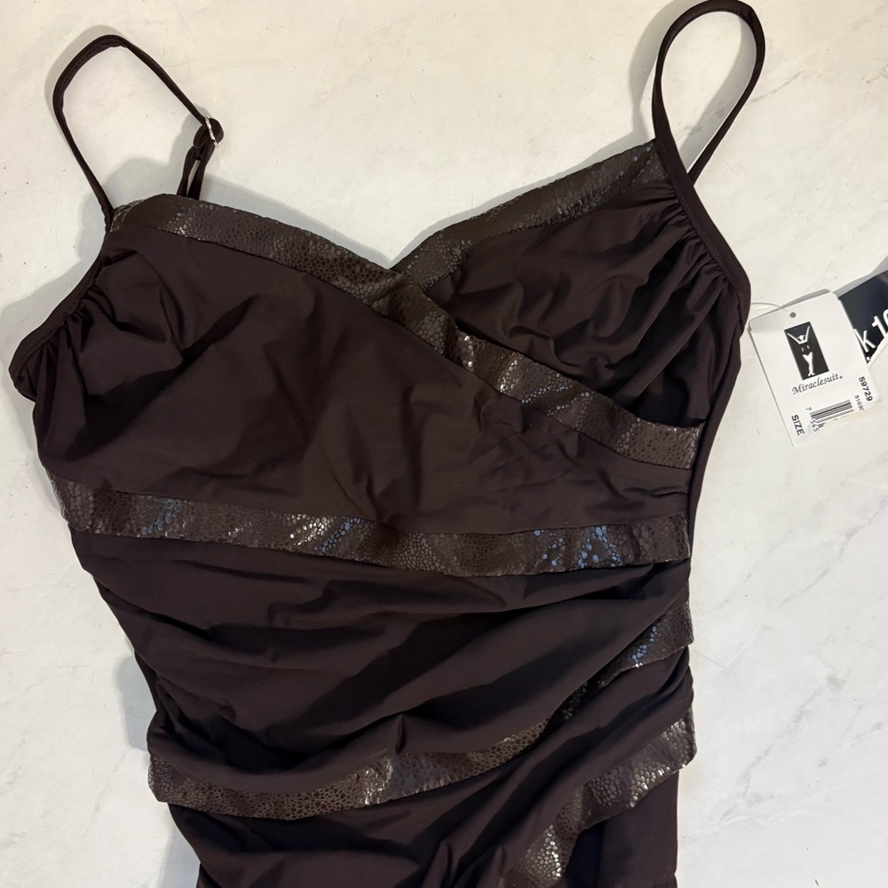 NEW Miraclesuit Size 16 Brown Layered One Piece Swimsuit Resortwear Slimming - Picture 3 of 8
